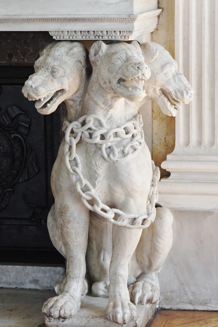 Cerber w mitologii greckiej trójgłowy pies