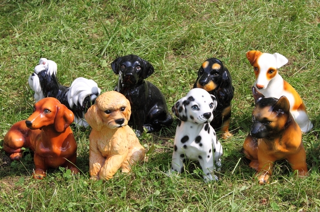 Figurki ogrodowe psów Plastikowa figurki ogrodowe psów