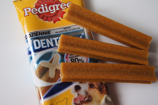 Pedigree DentaStix Mini Przysmak na zęby dla psów małych ras 4-10kg Pedigree DentaStix Mini Psi przysmak do higieny jamy ustnej psa