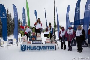 Wielka gonitwa psich zaprzęgów na mecie